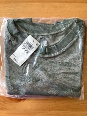 ID Ideology~Printed Seamless Short-Sleeve Cropped Top,~L